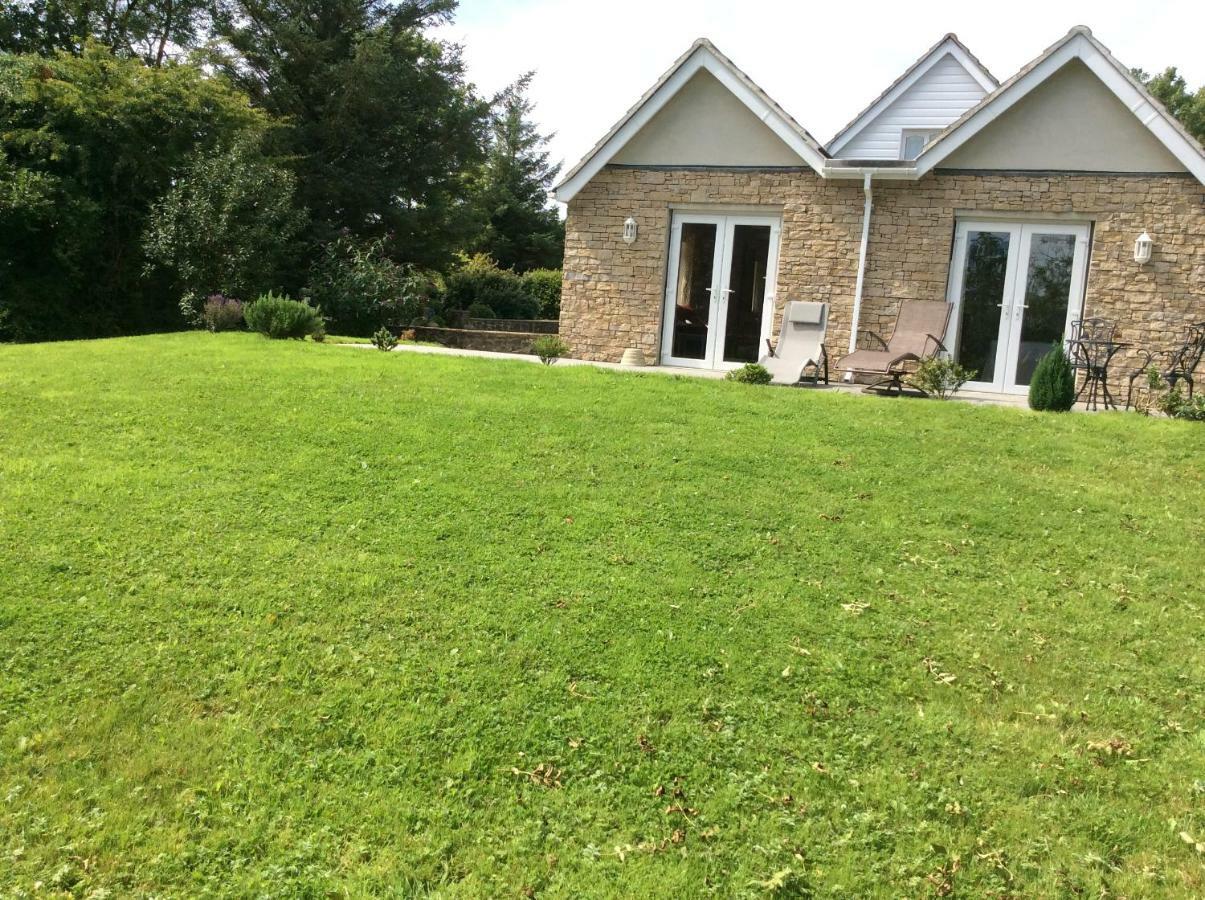 Pembrokeshire Fields Hotel Haverfordwest Exterior photo